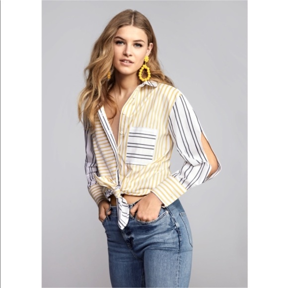 River Island Tops - ♥︎BRAND NEW♥︎Yellow stripe split long sleeve shirt